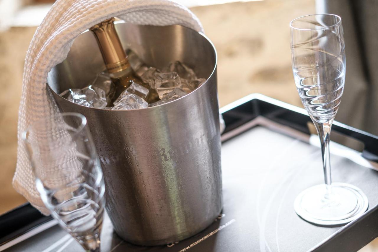 Le Domaine Des Pres Verts Suites & Chambres Avec Jacuzzi Privatif Jouey エクステリア 写真