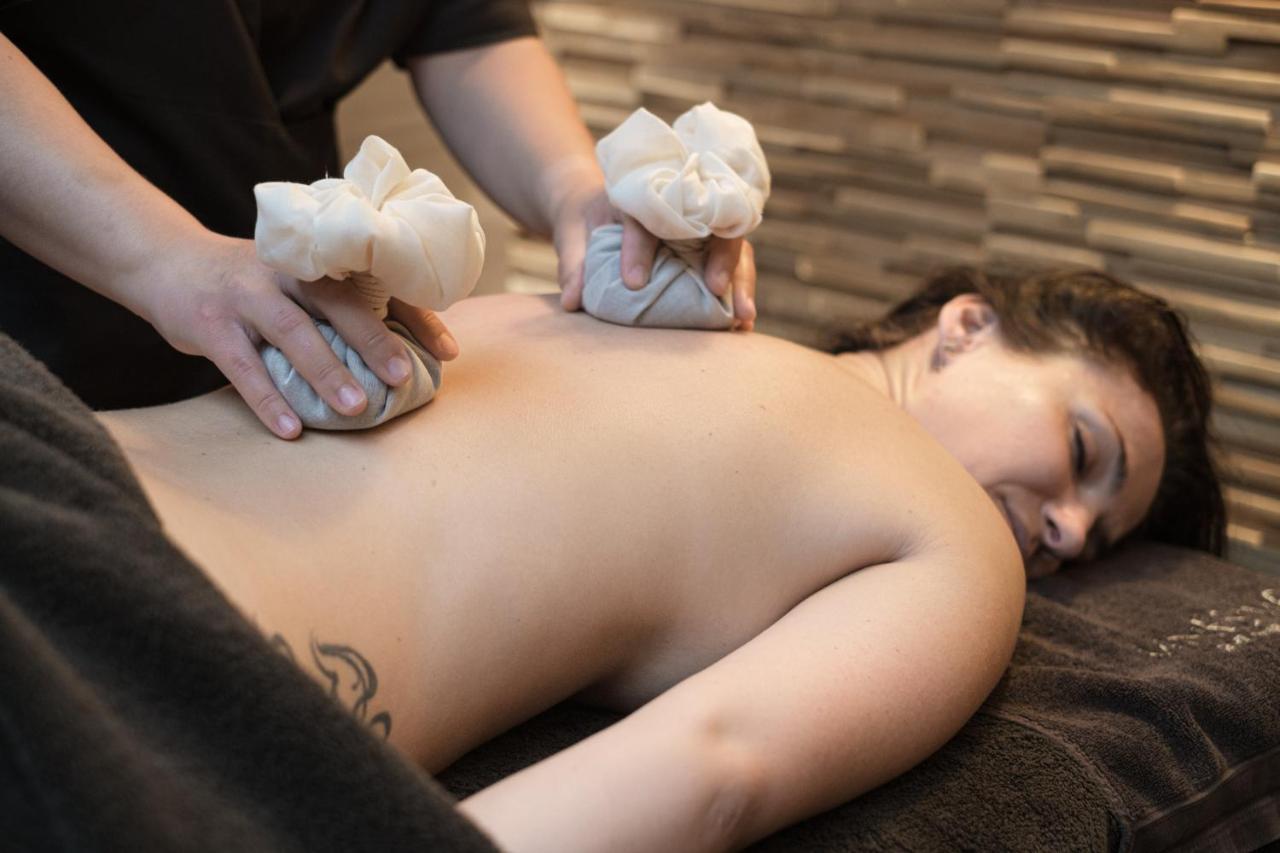 Le Domaine Des Pres Verts Suites & Chambres Avec Jacuzzi Privatif Jouey エクステリア 写真