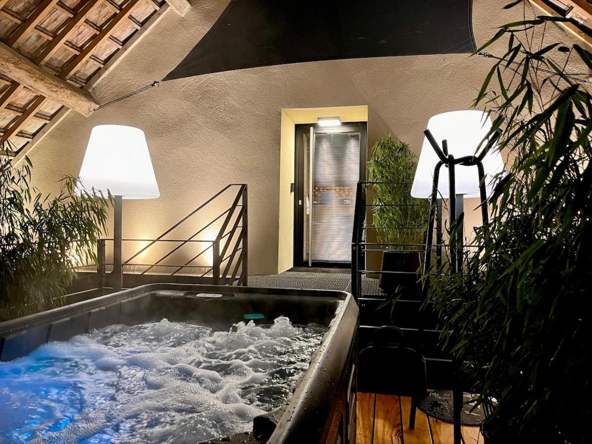 Le Domaine Des Pres Verts Suites & Chambres Avec Jacuzzi Privatif Jouey エクステリア 写真