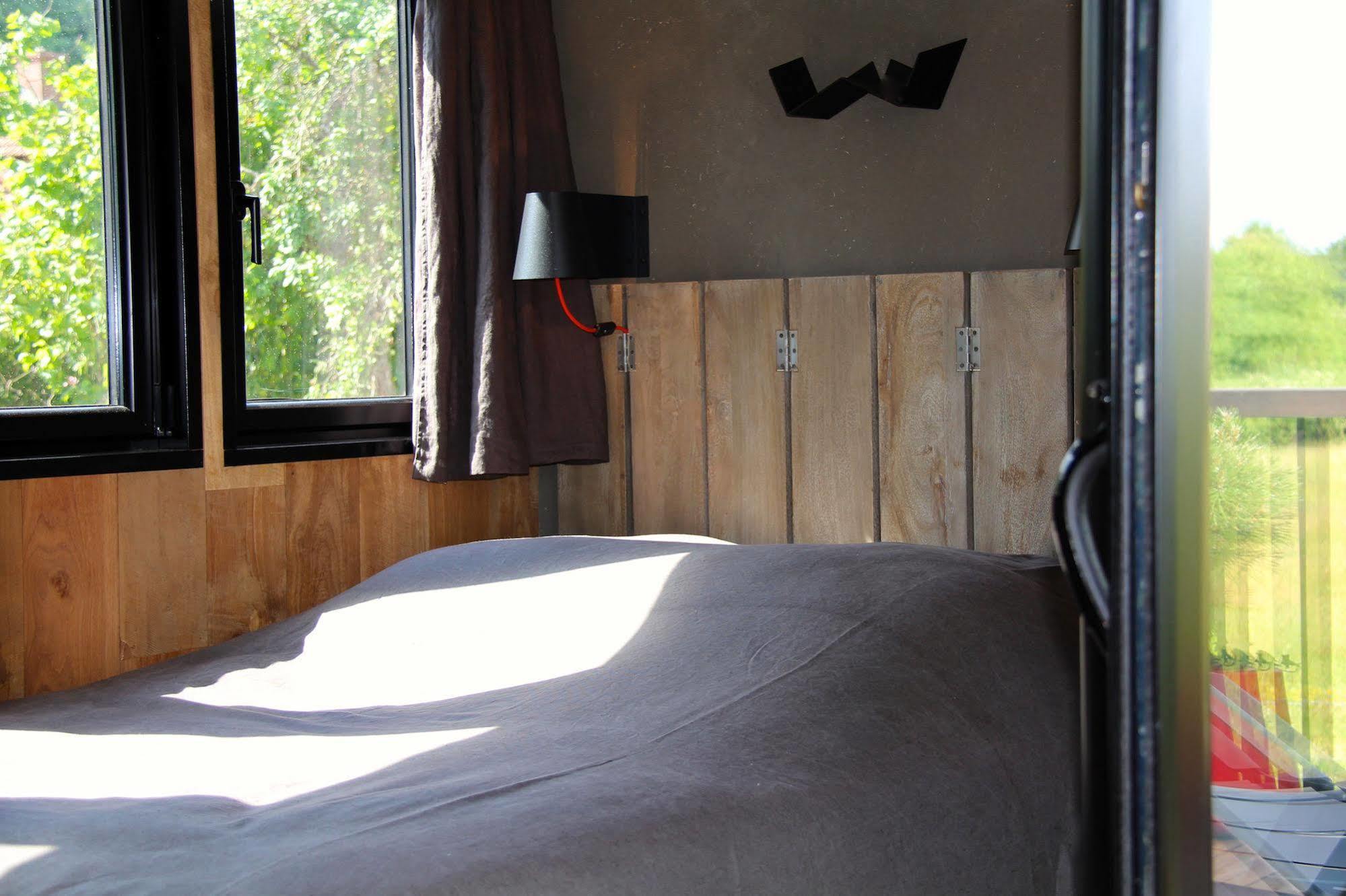 Le Domaine Des Pres Verts Suites & Chambres Avec Jacuzzi Privatif Jouey エクステリア 写真